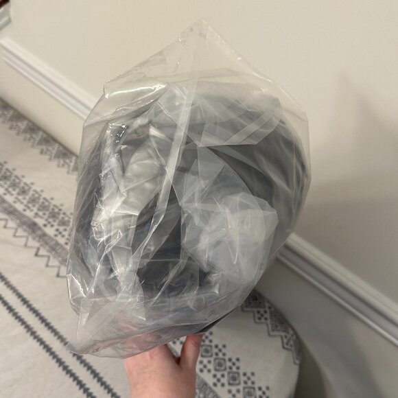 UnHide Small Floof Pet Bed - Picture 8 of 9